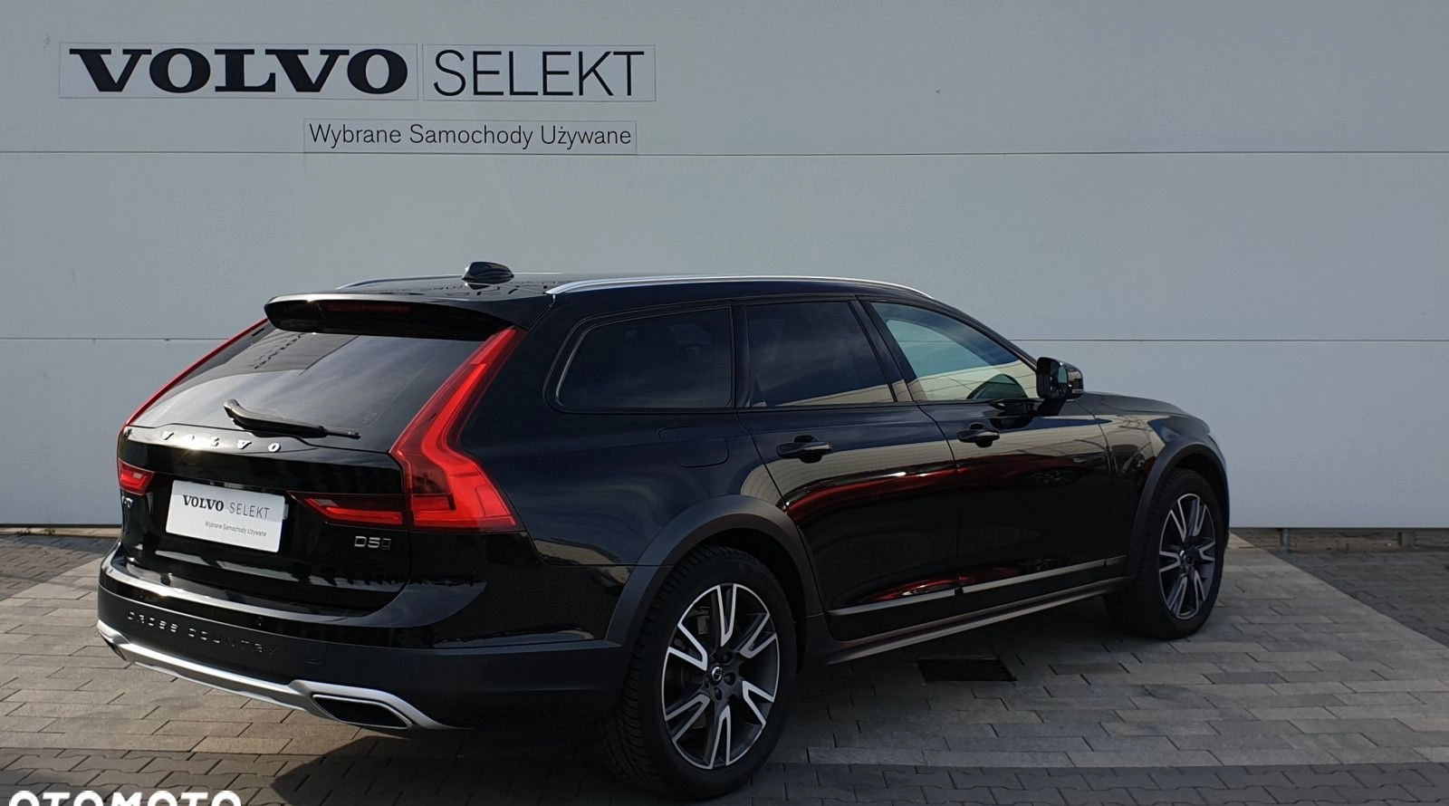 Volvo V90 Cross Country cena 149900 przebieg: 137552, rok produkcji 2018 z Wałbrzych małe 352